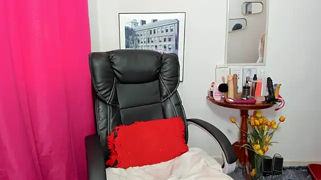 Snapshot of Aries_Mature chatting on January 22, 10:05 pm Aries Mature online show from January 22, 10:05 pm