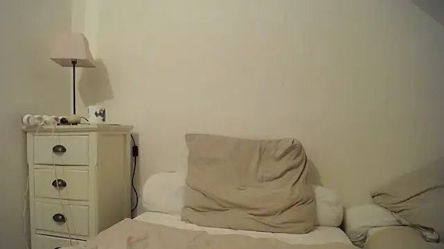 Snapshot of desirmiss1 chatting on February 12, 4:22 pm desirmiss1 online show from February 12, 4:22 pm