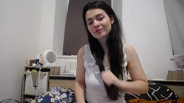 Snapshot of desirmiss1 chatting on February 16, 7:26 am desirmiss1 online show from February 16, 7:26 am