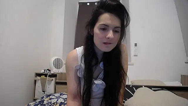 Snapshot of desirmiss1 chatting on February 16, 2:00 pm desirmiss1 online show from February 16, 2:00 pm