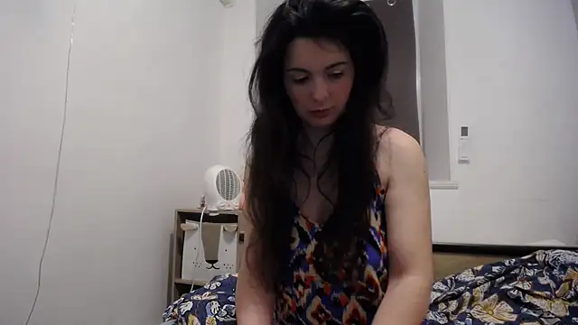 Snapshot of desirmiss1 chatting on February 26, 6:47 am desirmiss1 online show from February 26, 6:47 am