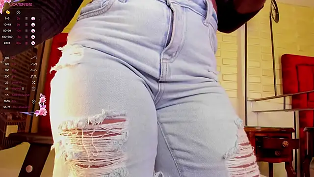 Snapshot of Tayra_Siny chatting on October 10, 4:55 am Tayra Siny online show from October 10, 4:55 am