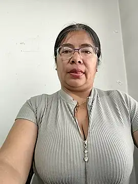   valentina18 online show from November 4, 1:10 pm