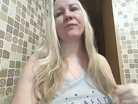 Snapshot of PrettyHairyBlonde chatting on January 1, 6:47 am PrettyHairyBlonde online show from January 1, 6:47 am