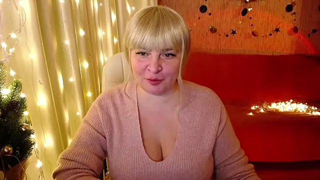 Snapshot of -MeowMeow chatting on December 27, 7:57 pm -MeowMeow online show from December 27, 7:57 pm