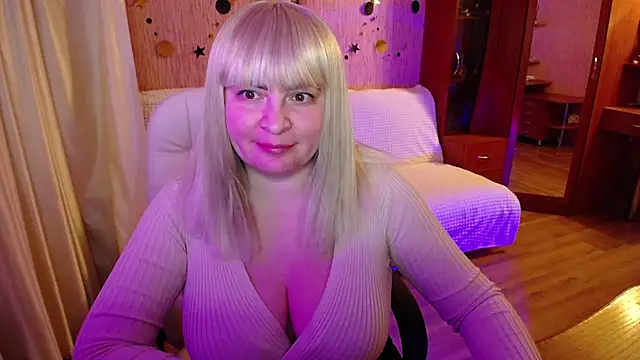 Snapshot of -MeowMeow chatting on February 23, 9:37 pm -MeowMeow online show from February 23, 9:37 pm