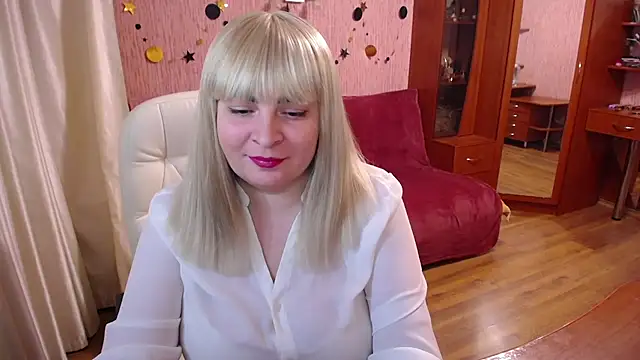 Snapshot of -MeowMeow chatting on February 24, 4:47 pm -MeowMeow online show from February 24, 4:47 pm