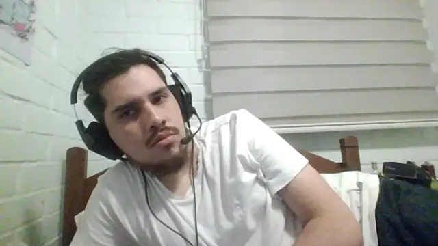 hung weeb online show from December 9, 1:18 am