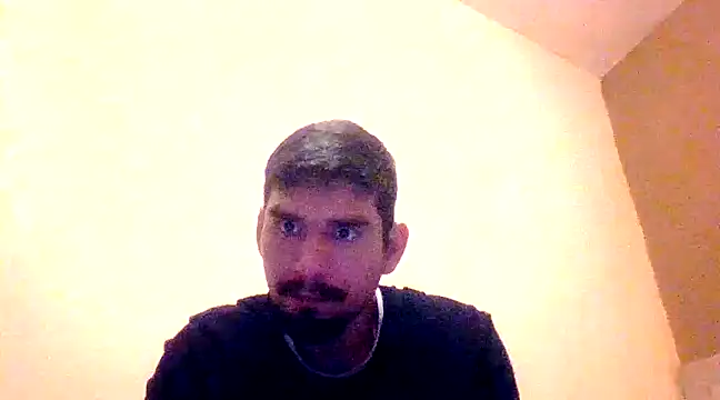 Snapshot of Tomthelong chatting on February 27, 7:01 am Tomthelong online show from February 27, 7:01 am