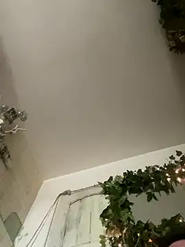 Snapshot of Tomthelong chatting on October 6, 5:54 pm Tomthelong online show from October 6, 5:54 pm