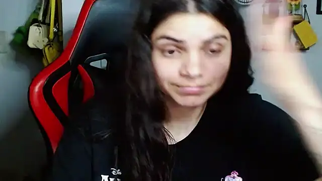 Snapshot of Nikkykora15 chatting on January 3, 5:28 am Nikkykora15 online show from January 3, 5:28 am