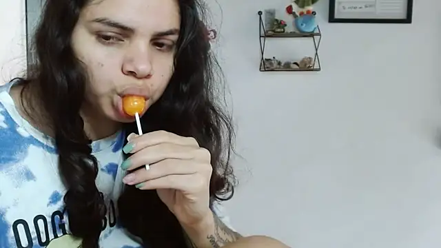 Snapshot of Nikkykora15 chatting on November 2, 7:49 pm Nikkykora15 online show from November 2, 7:49 pm