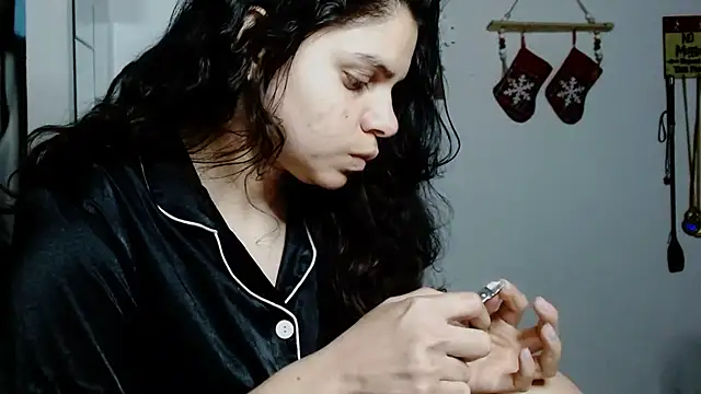 Snapshot of Nikkykora15 chatting on November 27, 1:40 am Nikkykora15 online show from November 27, 1:40 am