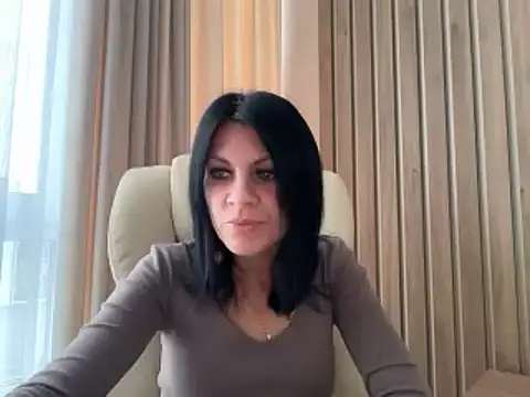 Snapshot of InjaAtHome chatting on October 13, 5:51 am InjaAtHome online show from October 13, 5:51 am