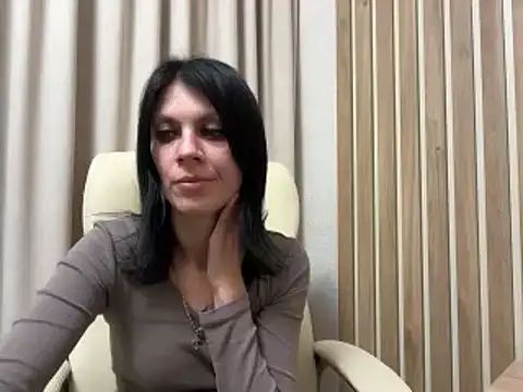 Snapshot of InjaAtHome chatting on October 13, 5:57 pm InjaAtHome online show from October 13, 5:57 pm
