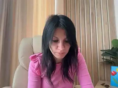 Snapshot of InjaAtHome chatting on May 22, 7:26 am InjaAtHome online show from May 22, 7:26 am
