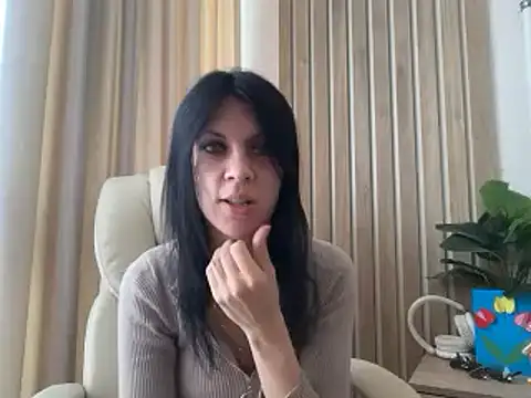 Snapshot of InjaAtHome chatting on June 5, 7:36 am InjaAtHome online show from June 5, 7:36 am