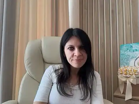 Snapshot of InjaAtHome chatting on July 28, 11:17 am InjaAtHome online show from July 28, 11:17 am