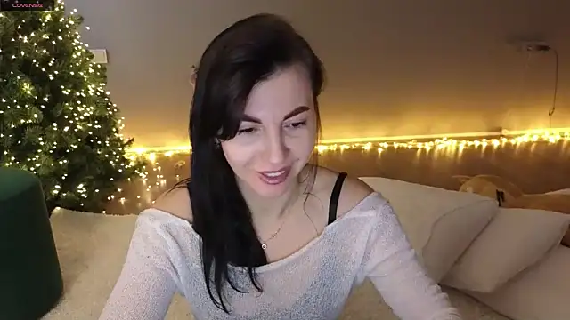 Snapshot of Mary_love16 chatting on December 5, 6:10 am Mary love16 online show from December 5, 6:10 am