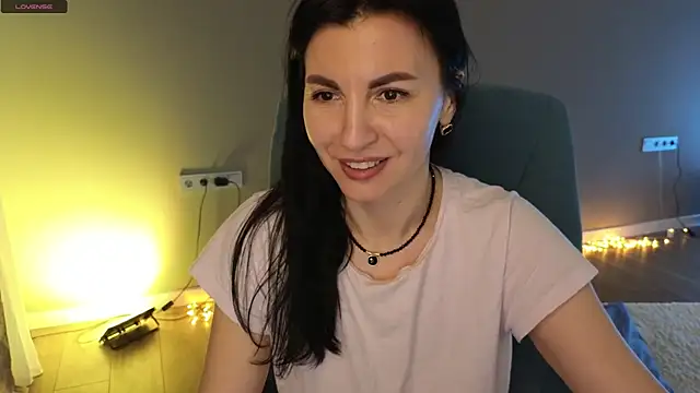 Snapshot of Mary_love16 chatting on February 13, 12:43 pm Mary love16 online show from February 13, 12:43 pm