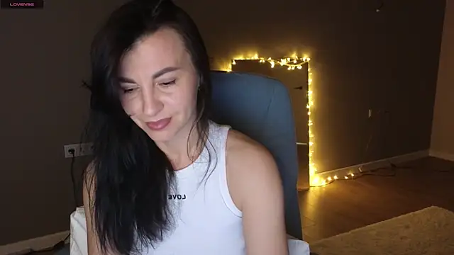 Snapshot of Mary_love16 chatting on March 15, 6:10 pm Mary love16 online show from March 15, 6:10 pm