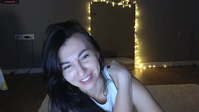 Snapshot of Mary_love16 chatting on March 15, 9:16 pm Mary love16 online show from March 15, 9:16 pm