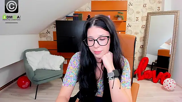 EmillyTaylor online show from February 25, 10:47 am