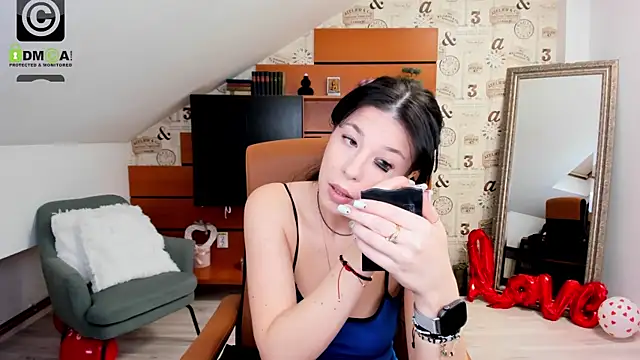 EmillyTaylor online show from March 4, 4:27 am