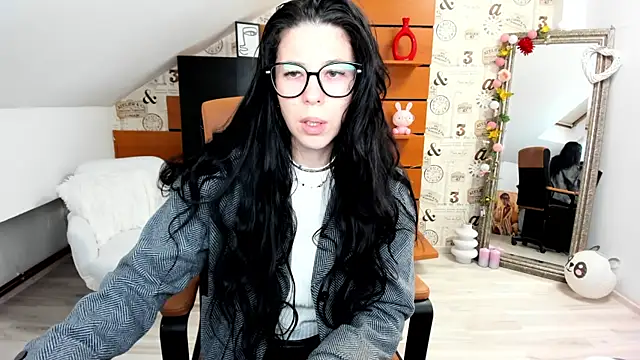 EmillyTaylor online show from October 10, 2:43 am