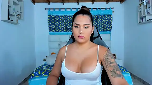 shadia-orozco online show from February 11, 7:54 am