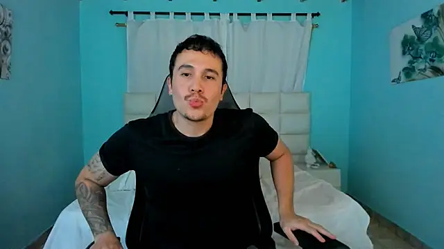 juan  jimenez online show from April 3, 9:02 pm