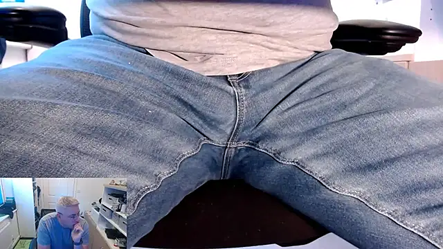 Snapshot of RicRockhard chatting on October 6, 7:28 am RicRockhard online show from October 6, 7:28 am