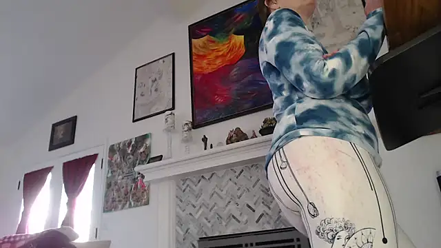 AuroraWillows online show from February 23, 8:00 pm