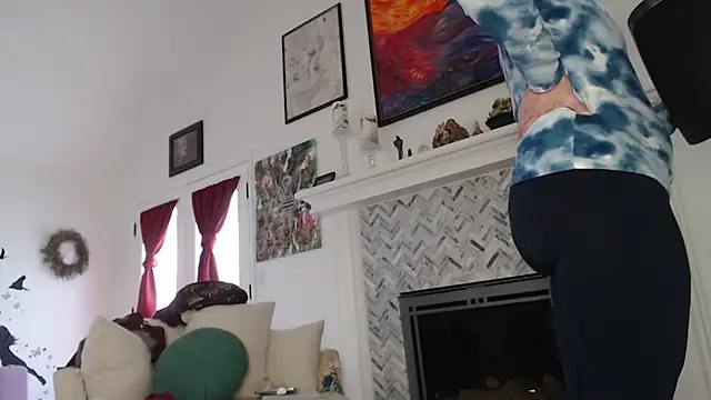 AuroraWillows online show from March 8, 5:22 pm