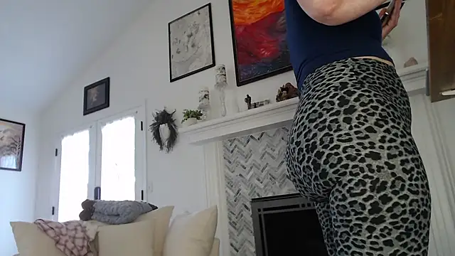 AuroraWillows online show from September 27, 8:58 pm