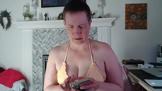 AuroraWillows online show from March 25, 10:43 am