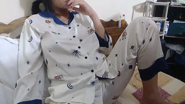 Beauty Asian Tina online show from April 25, 12:30 pm