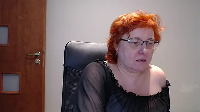 Snapshot of JoannaAndNeighbour chatting on December 11, 8:15 am JoannaAndNeighbour online show from December 11, 8:15 am