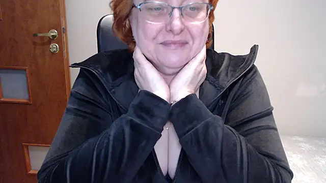 Snapshot of JoannaAndNeighbour chatting on February 24, 11:32 am JoannaAndNeighbour online show from February 24, 11:32 am