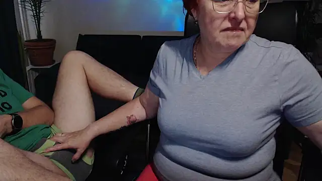 JoannaAndNeighbour online show from October 31, 8:04 am