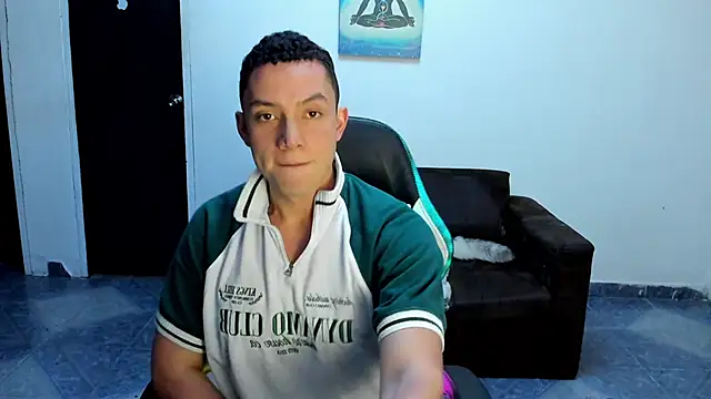 Snapshot of davinalhot chatting on May 6, 7:57 am davinalhot online show from May 6, 7:57 am
