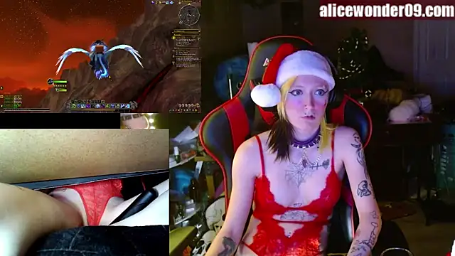 Snapshot of alicewonder09 chatting on December 25, 7:03 am alicewonder09 online show from December 25, 7:03 am