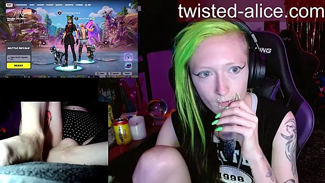 alicewonder09 online show from April 22, 3:20 am