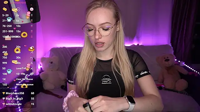 Snapshot of AmandaFiree chatting on December 14, 5:25 pm AmandaFiree online show from December 14, 5:25 pm