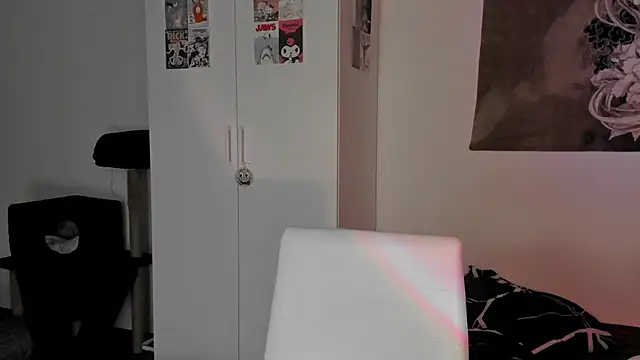 t0riayun0 online show from December 5, 2:20 am