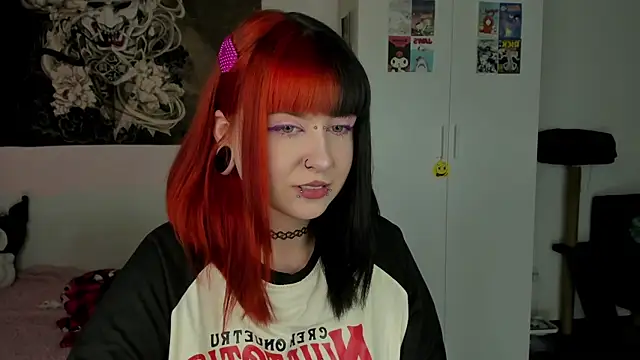 t0riayun0 online show from February 23, 10:20 pm