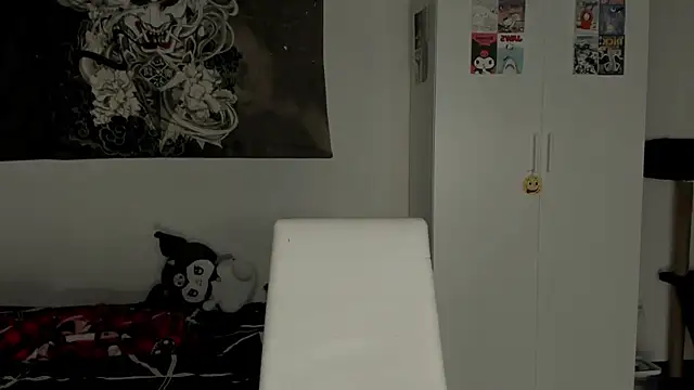 t0riayun0 online show from March 4, 9:32 pm