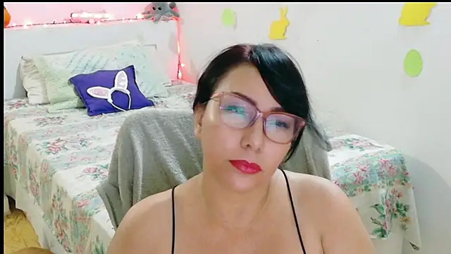 hottplay online show from March 30, 10:00 pm