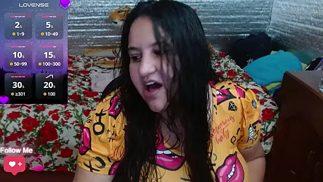 Snapshot of EMILY-NESSA chatting on November 11, 11:38 pm EMILY-NESSA online show from November 11, 11:38 pm