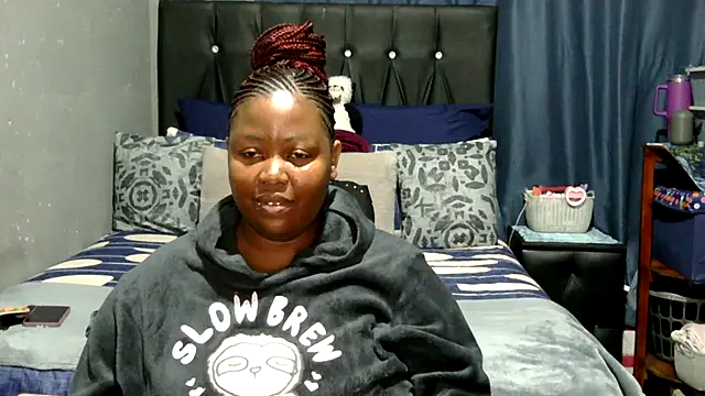 caramelbooty69 online show from May 9, 1:55 am